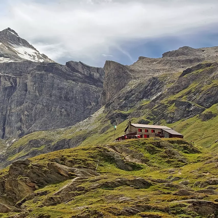 Hütte in den Alpen als Rufigio